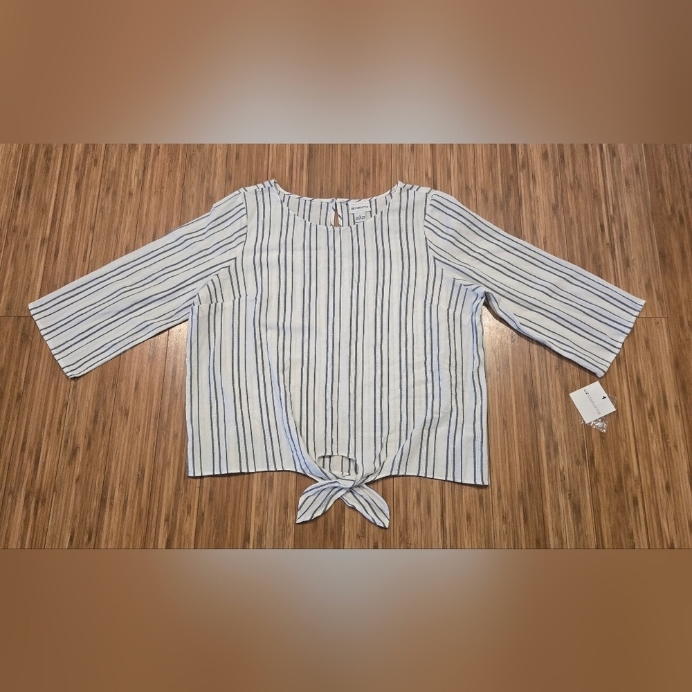 NWT Liz Clariborne Striped Top